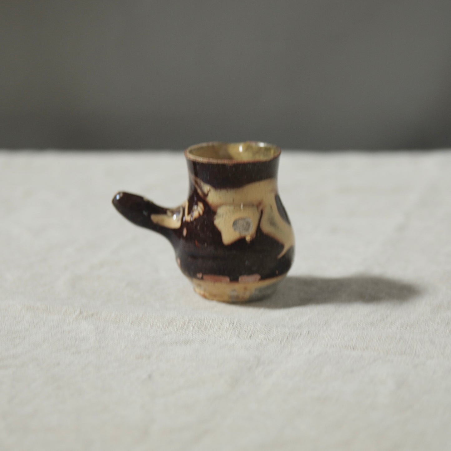 Milk pot