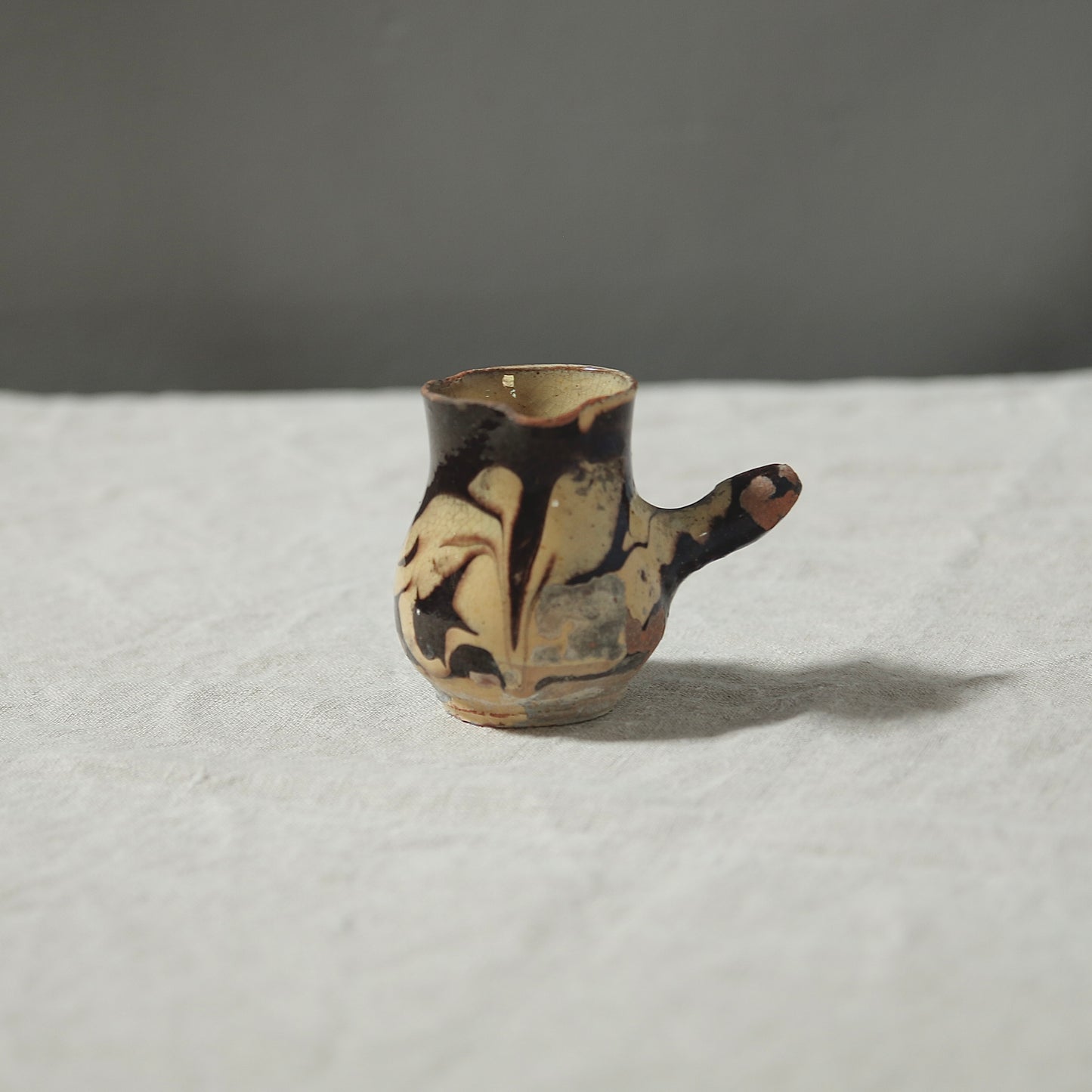 Milk pot