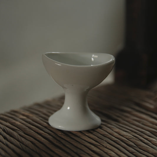 Eye wash cup