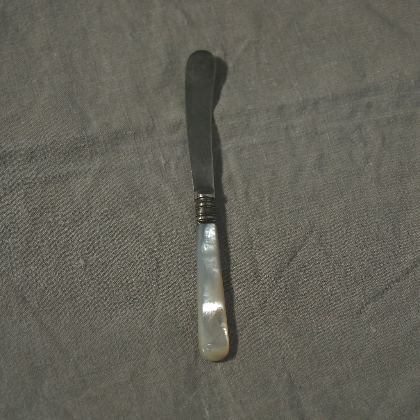 Mother of pearl butter knife A