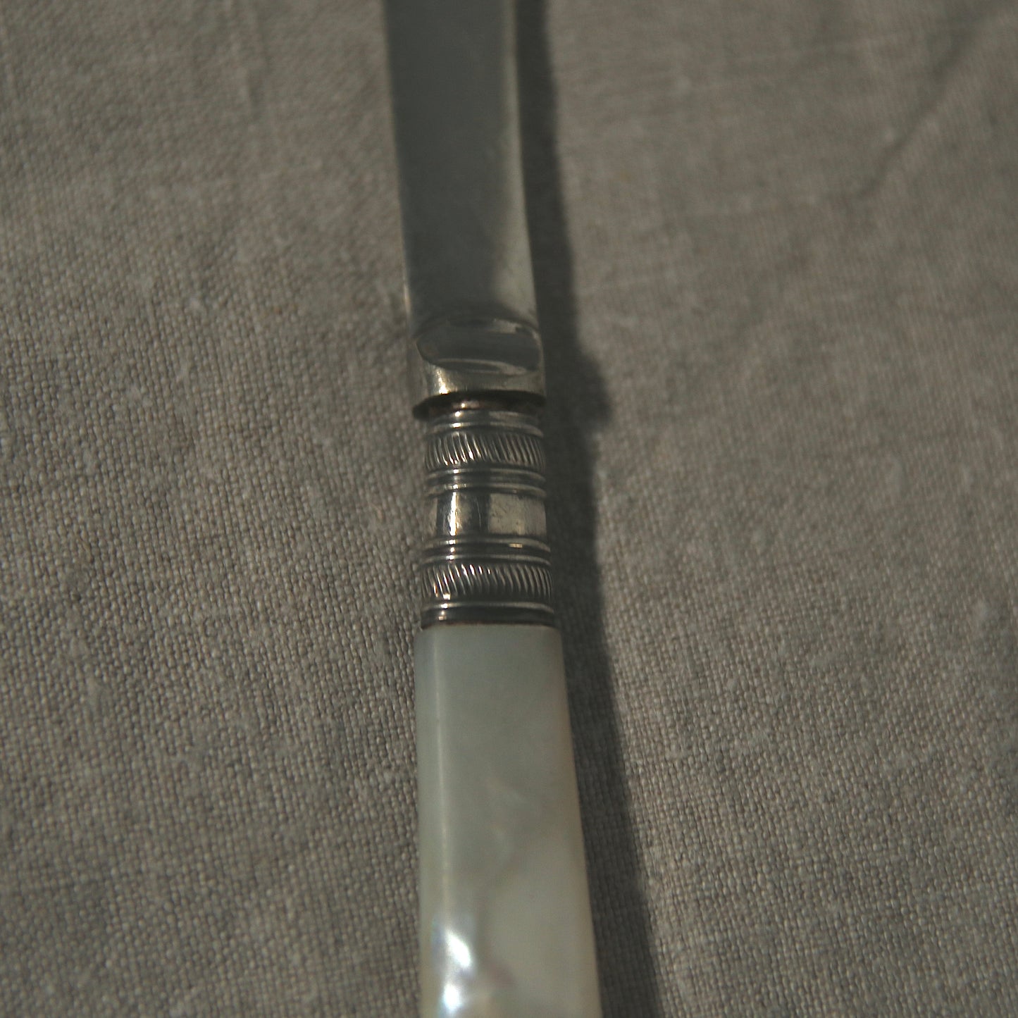 Mother of pearl butter knife B