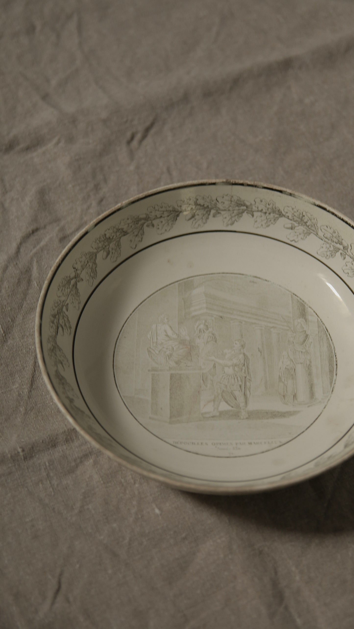 Grisaille plate