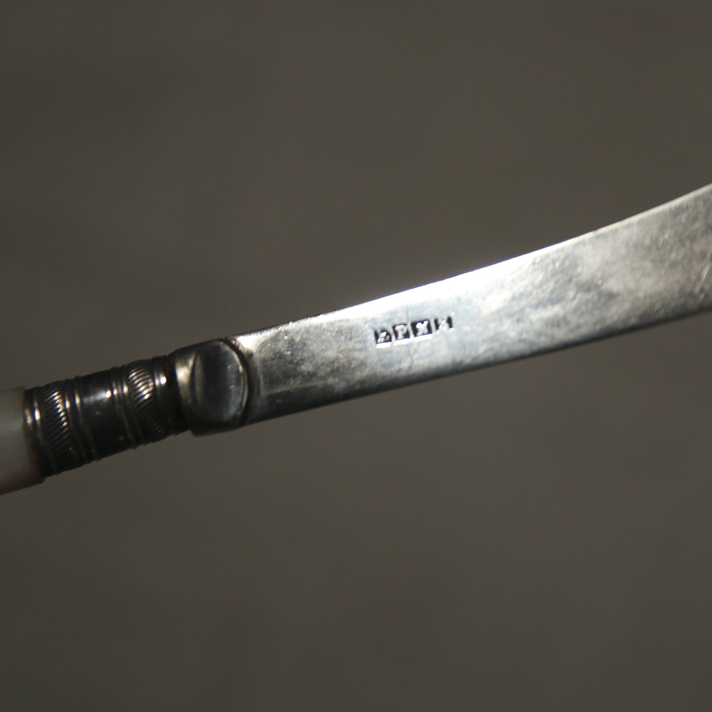 Mother of pearl butter knife B