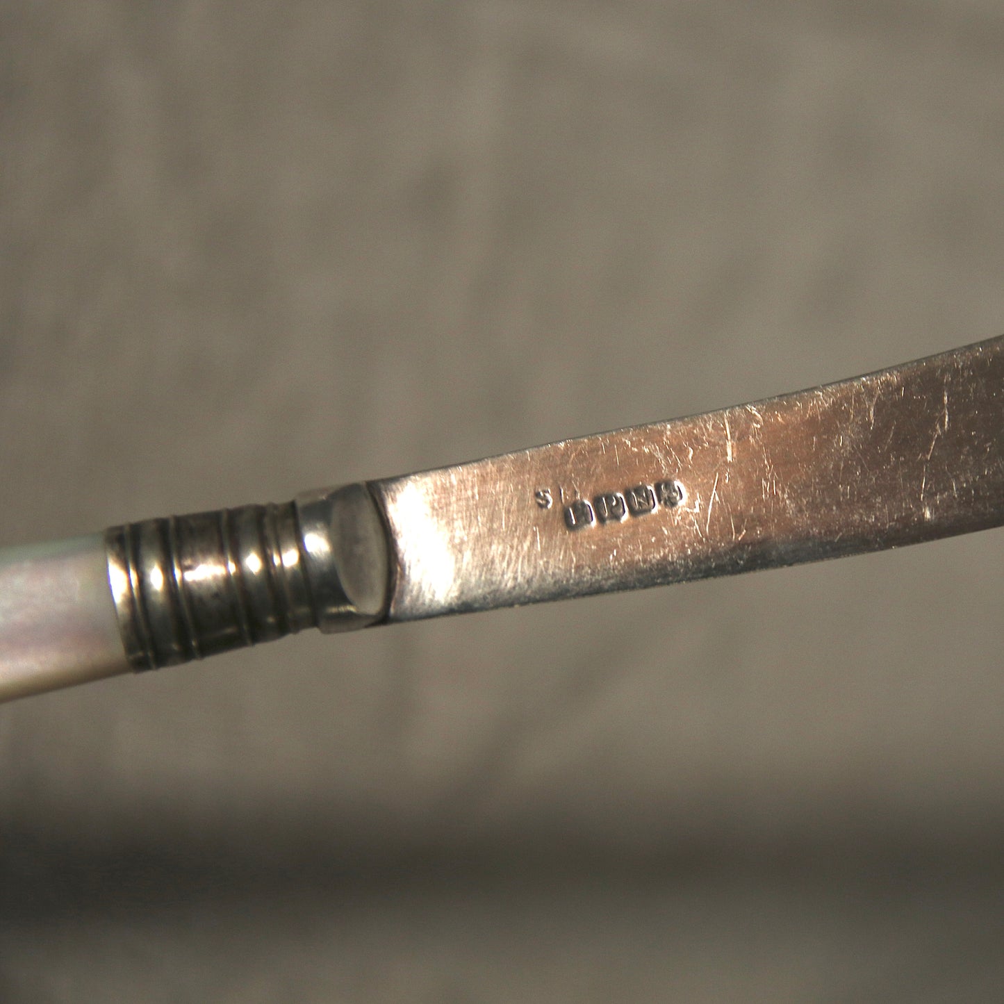 Mother of pearl butter knife A