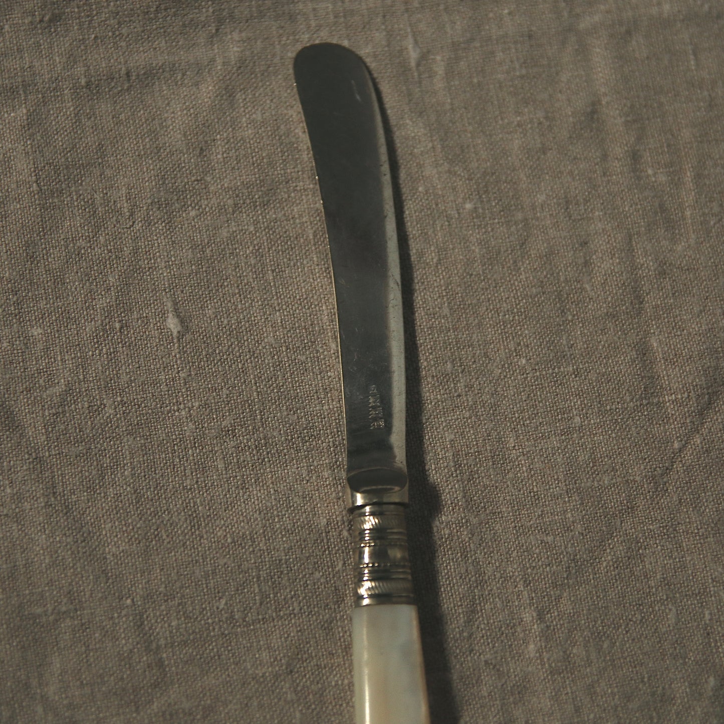 Mother of pearl butter knife C