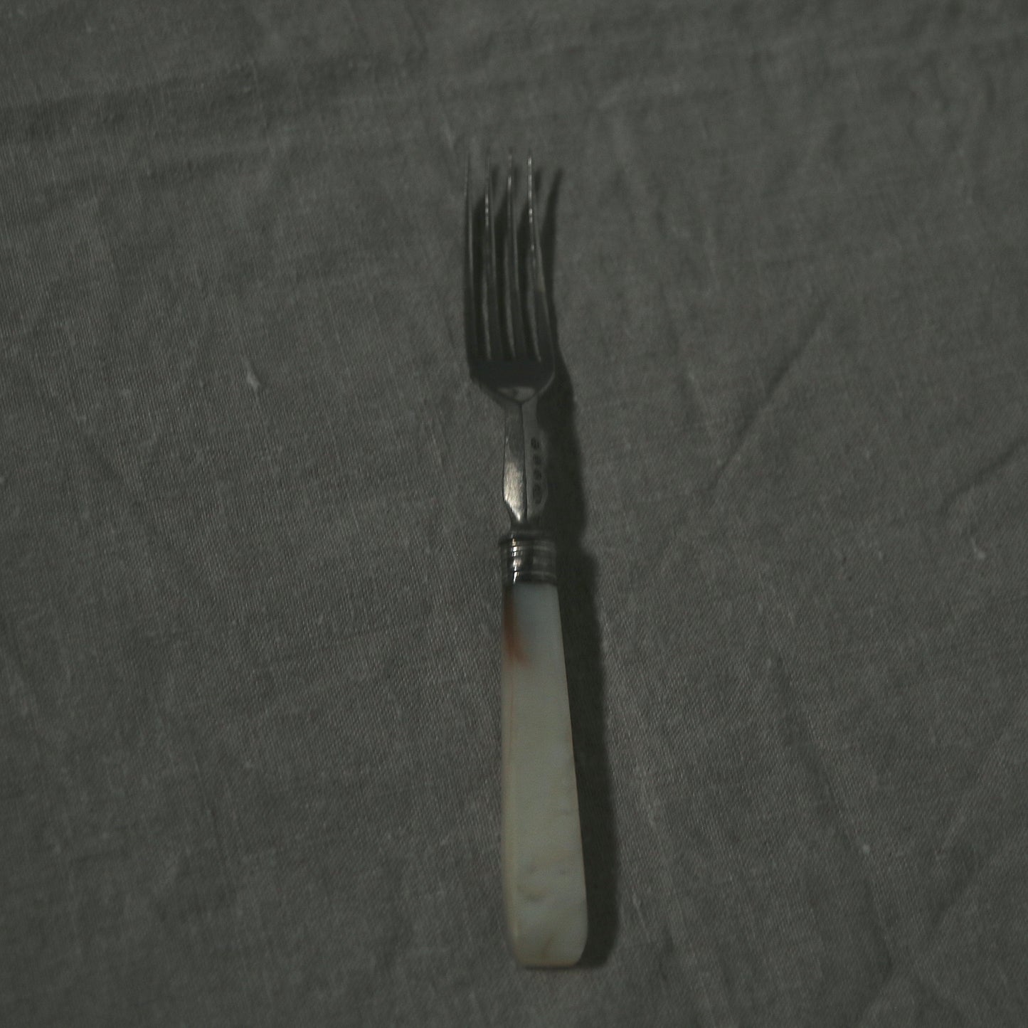 Mother of pearl dessert fork B