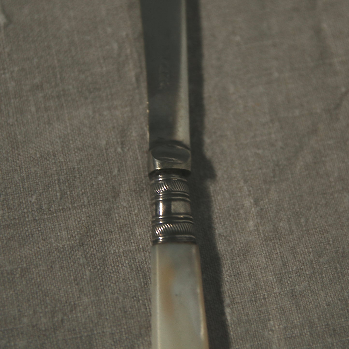 Mother of pearl butter knife B