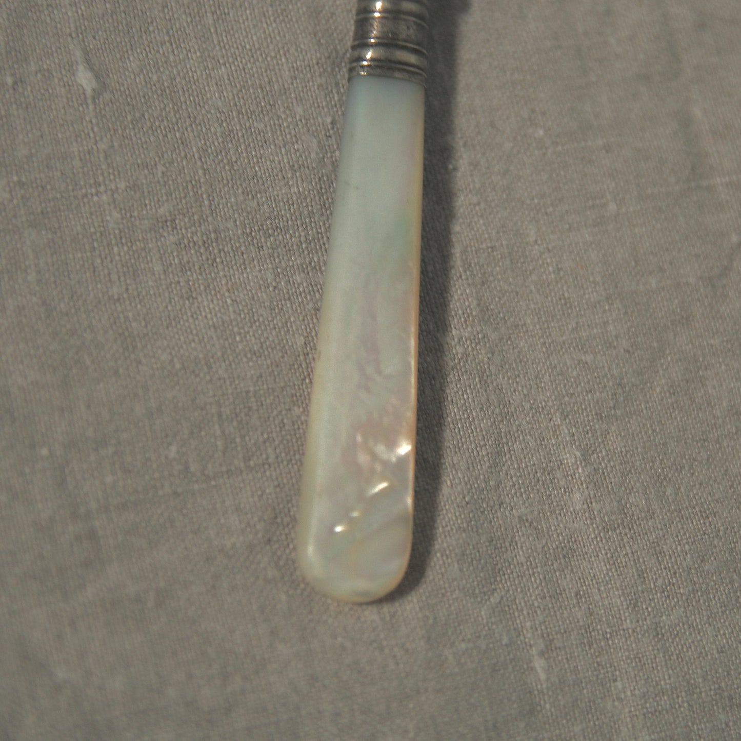 Mother of pearl butter knife A