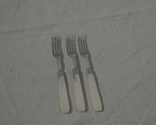 Mother of pearl dessert fork A