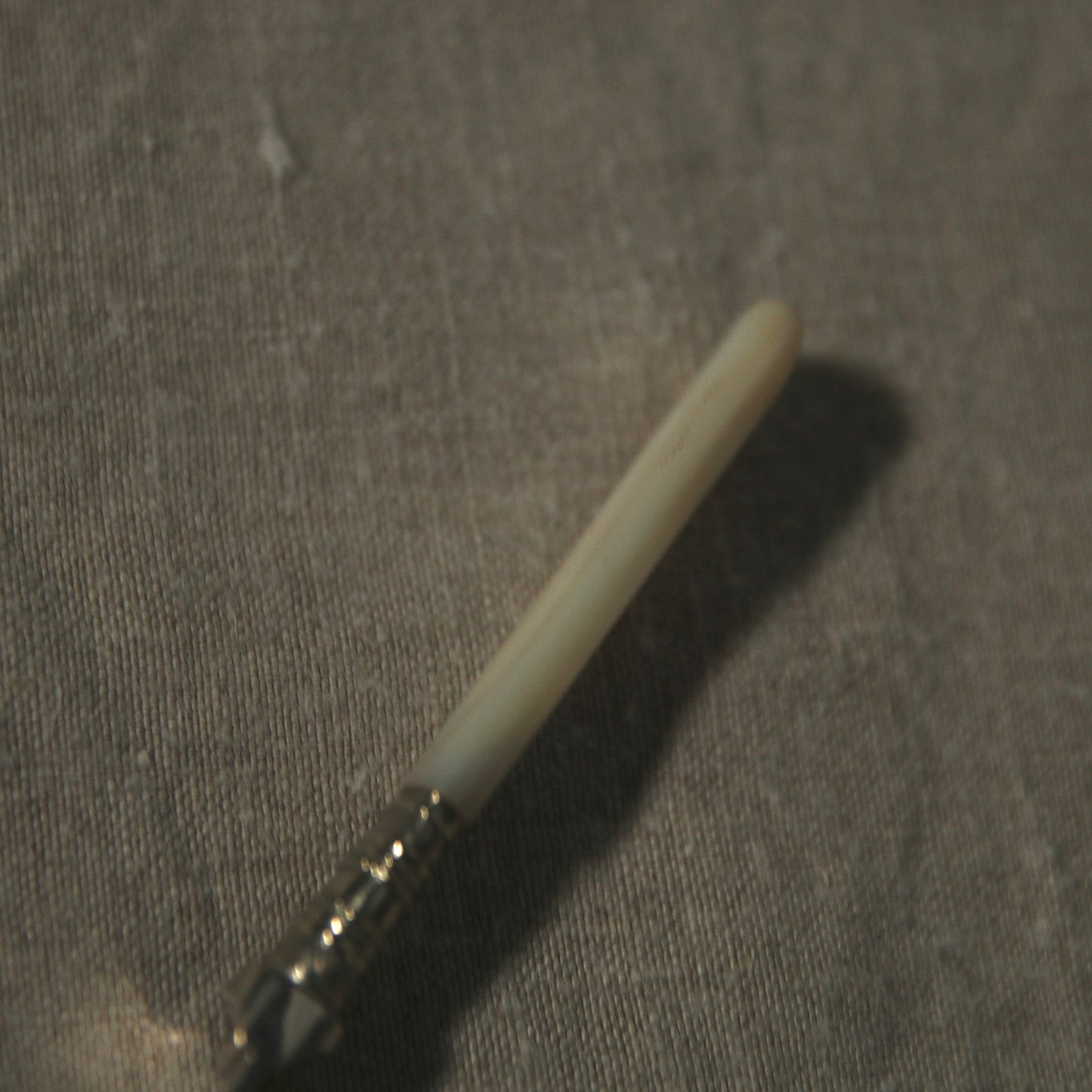 Mother of pearl butter knife C